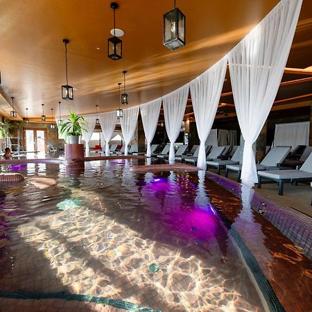 Allure Healthy Hotel & Spa 에게르 외부 사진