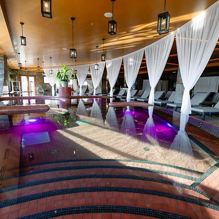 Allure Healthy Hotel & Spa 에게르 외부 사진